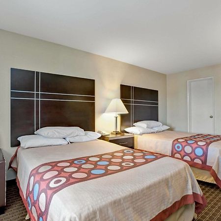 Super 8 By Wyndham Newark De Hotel Екстериор снимка