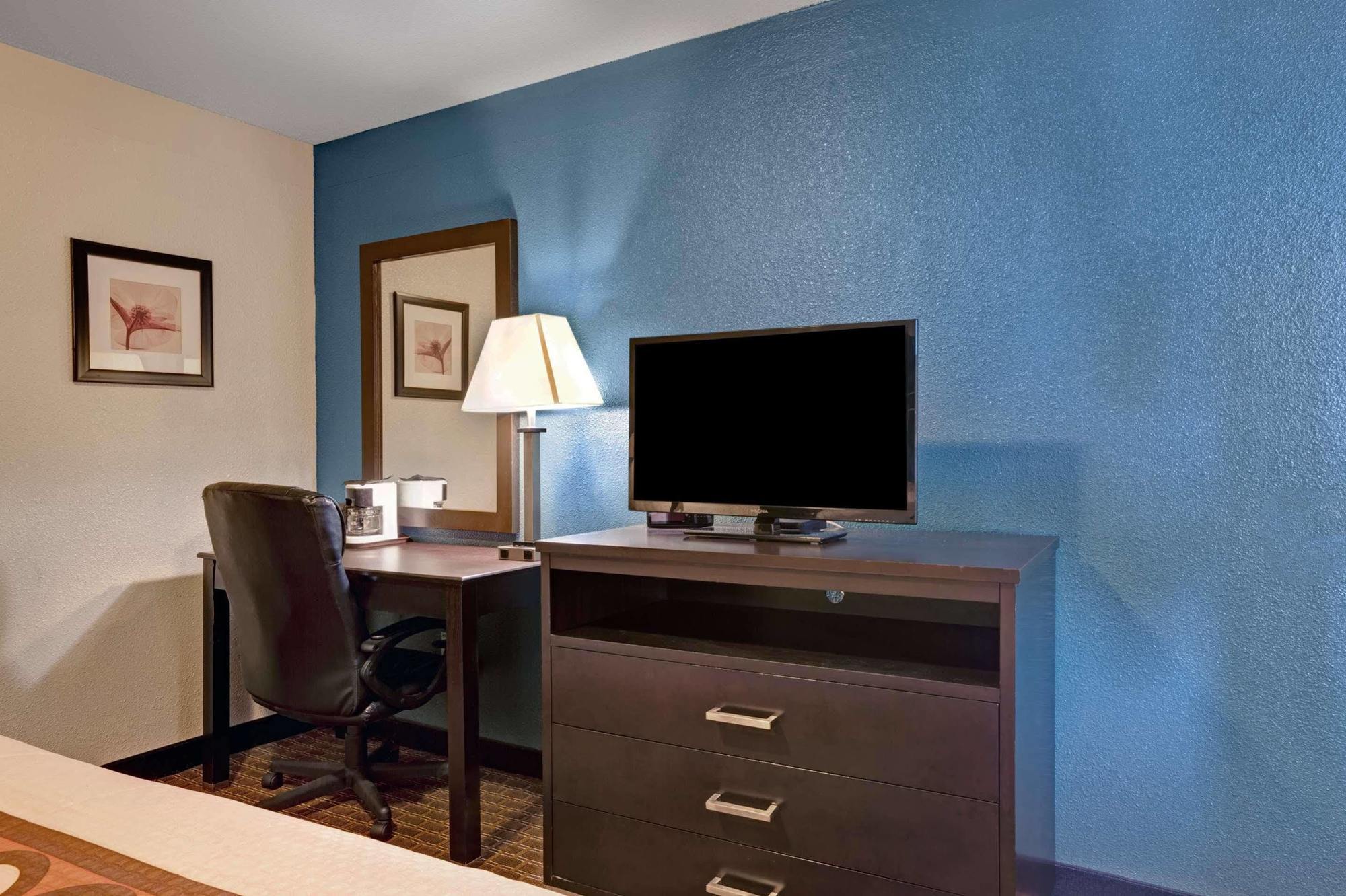 Super 8 By Wyndham Newark De Hotel Екстериор снимка