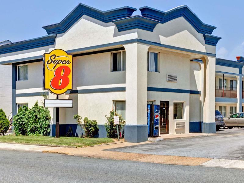 Super 8 By Wyndham Newark De Hotel Екстериор снимка