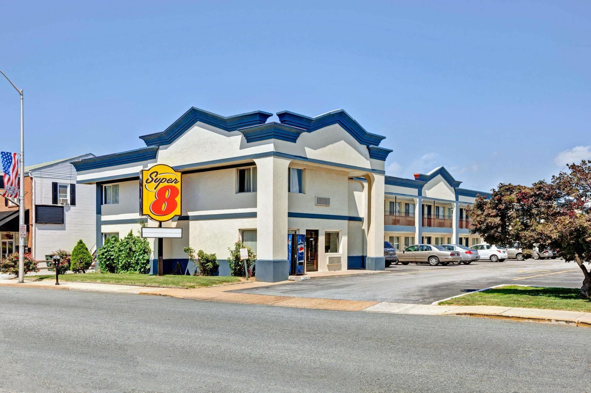 Super 8 By Wyndham Newark De Hotel Екстериор снимка